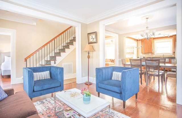 Downtown Historic District Gem w/Courtyard + 3 King Beds by Lucky Savannah