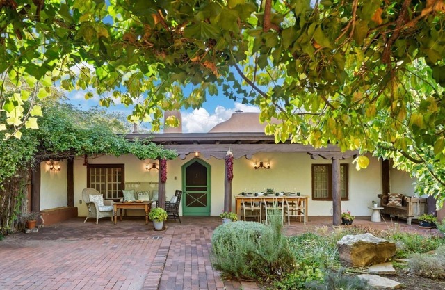 Downtown Historic Retreat w/Casita