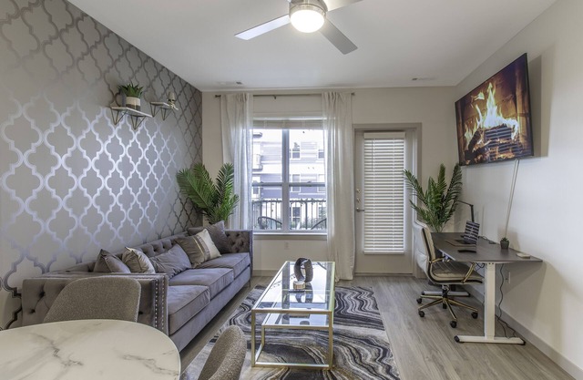 Downtown Luxury Oasis: King Bed, Gym, Parkingn