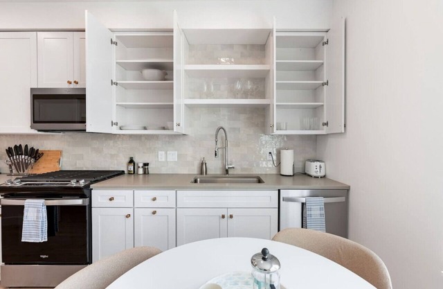 Downtown Luxury 1BD- Pool/Spa/Bowl/Golf/Gym/Parkng