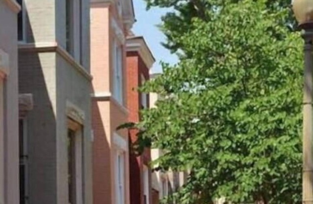 Downtown rowhome 3 bed 2.5 bath