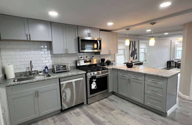 Downtown Salem retreat 3BD w/parking