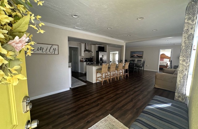 DOWNTOWN SARASOTA SEASONAL RENTAL
