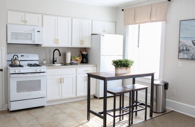 Downtown Studio at The Lake -Unit 4