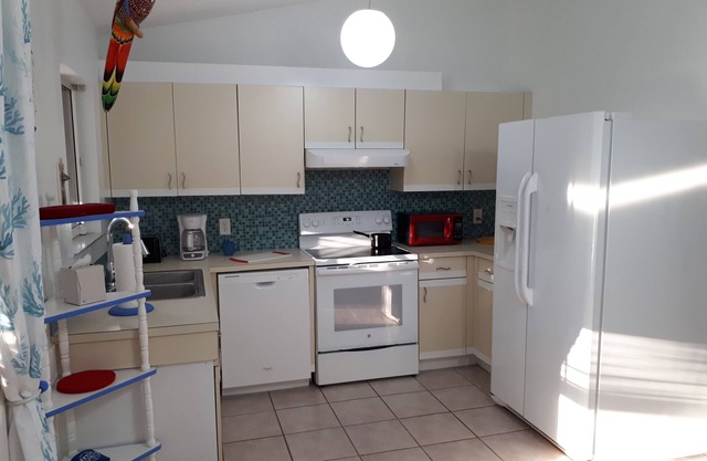 dream florida home 5 minutes from all you need in a very safe and quiet area