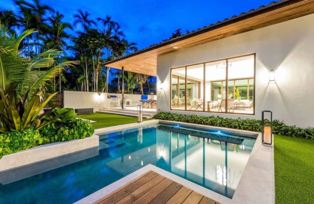 DreamVilla/Pool! Brand New Modern Construction!