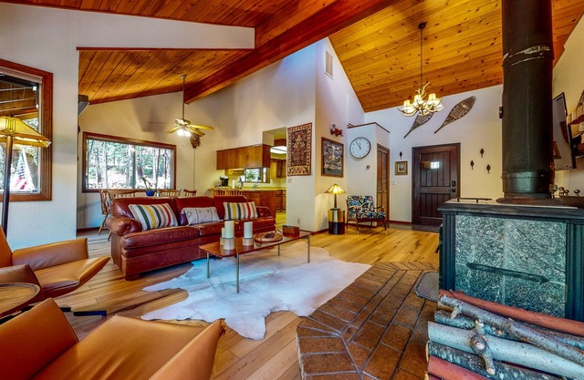Dreamy Cabin in the Woods with Wraparound Deck