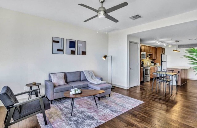 DT Lux 1 Bed | 976sqft | 26th Floor | Gym | Pool