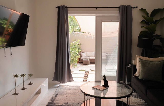DT Miami Elegance