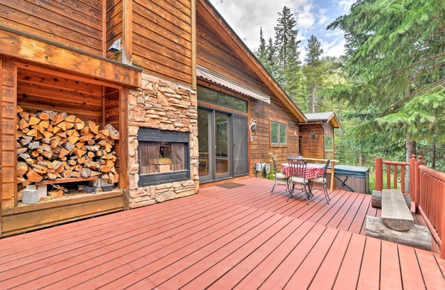 Dumont Cabin w/Hot Tub - 22 Mi to Ski Slopes!