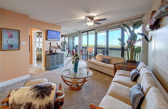 Dunes:207 Beautiful Condo, 2 BR. on the beach!