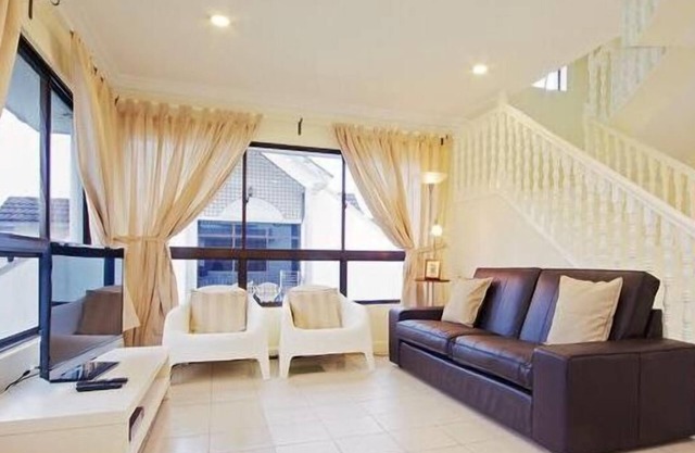 Duplex 3 bedroom and 3 bath Apartment