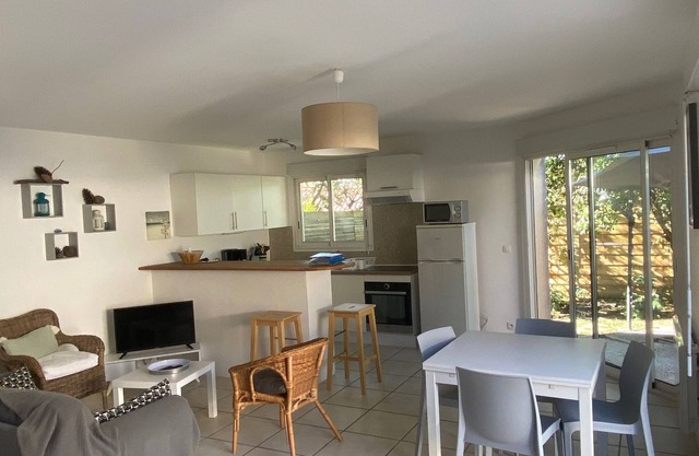 DUPLEX 65M2 BEACH EDGE WITH PLACE PRIVATE PARKING IDEAL VACANCES WITHOUT CAR
