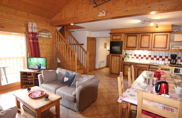 Duplex Apartment in Les Saisies with Pool, 3 Balconies, Parking - Sleeps 8