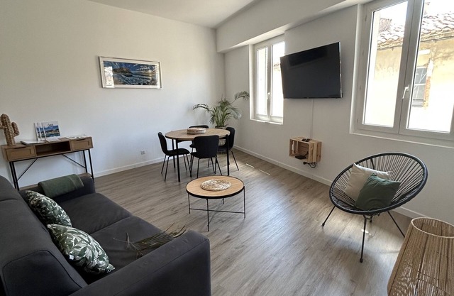 Duplex apartment in the heart of Cassis village