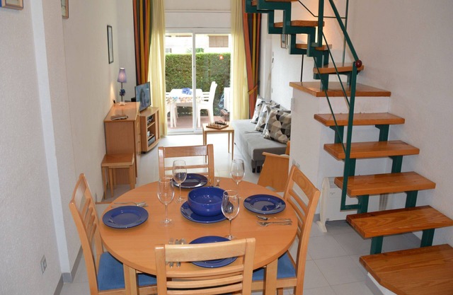 Duplex Apartment Mar D'or 018 with Shared Pool, Terrace & Wi-Fi