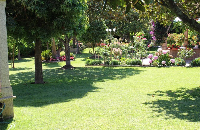 Duplex Playa de Rons - Less than 50 m. from the beach, with pool and garden