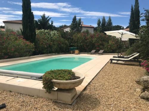 Duplex pour 2 à 4 personnes avec piscine au coeur des vignes