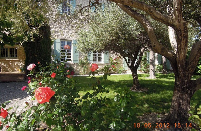 DUPLEX STUDIO IN TAVEL 'Entre Pierre et Vigne'