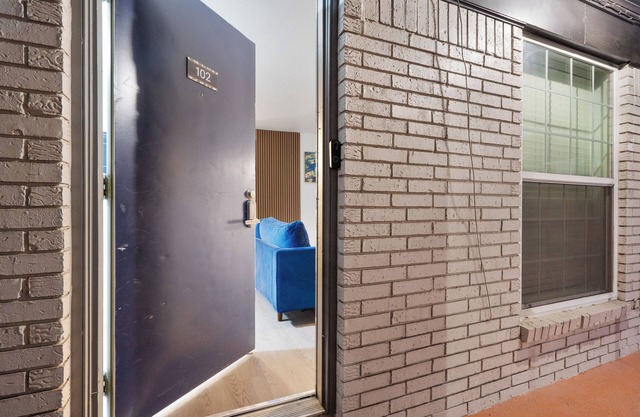 DWTN Gem MINs from UT sleeps 6