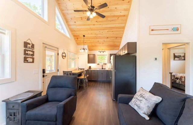 Eagle's Nest Cabin! S