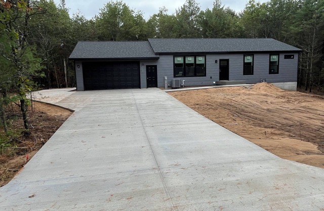 Eagle's Nest Guest House IV - Less than 2 Miles to Sand Valley - 12 beds!