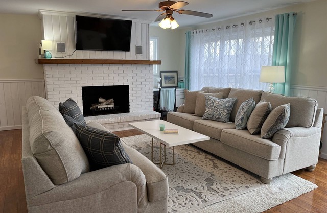 Eagle's Nest - Remodeled 3 bdrm, min to All Star