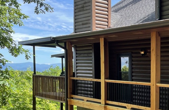 Eagles View- Mount Yonah Cabin, Stunning Mtn Views, Pool Table and Fireplace