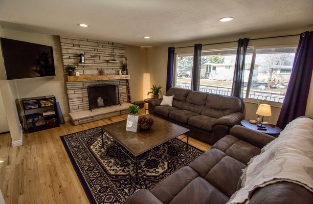 Early Bird Discount - Ski House with workspace + VIEWS!