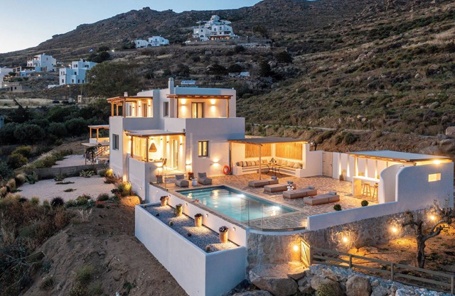 Eartha Horizon 3BR Villa with Private Pool and Panoramic Sea Sunset View