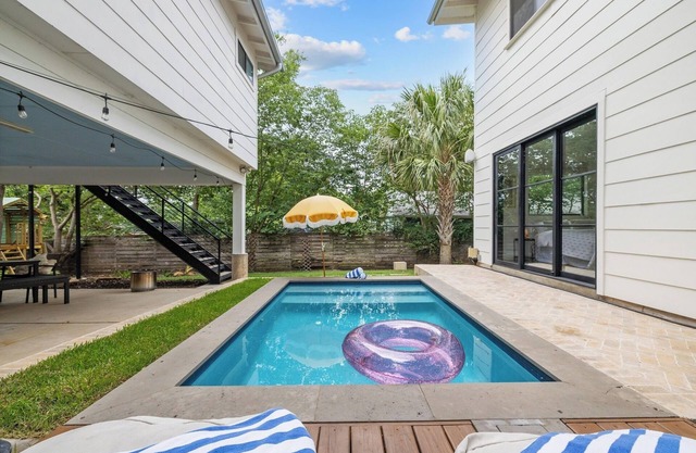 East Austin + Private Pool - Eastside Palm Combo!