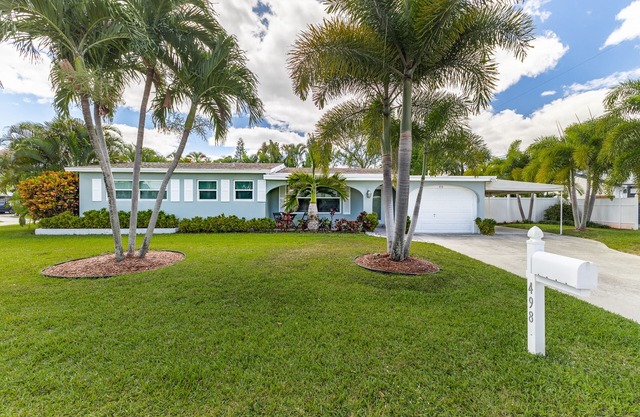 East Boca Raton! 1 mile to Beach