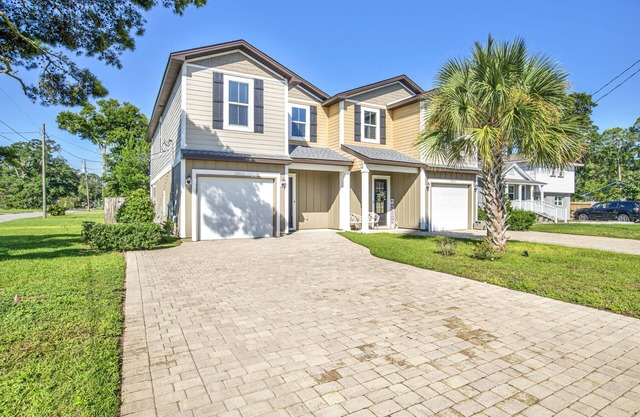 East Hill Townhome~Bikes~Downtown~Beaches-Family