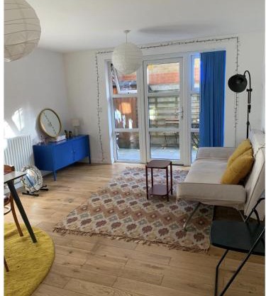 East London Two Bedroom Apartment with private Patio - Entire apartment