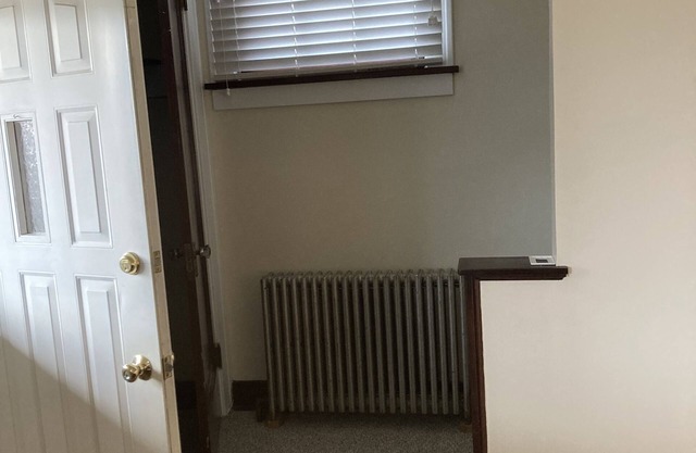 East of Pgh spacious house-2 brms+office-2ba-new kitchen-safe nbhd,off-st pkg