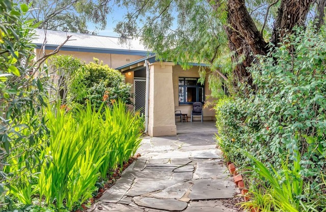 East Parklands Cottage A Dreamy Garden Hideaway