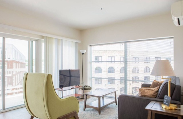 East Side 1BR Apt - Near Brady St and Fiserv with Balcony