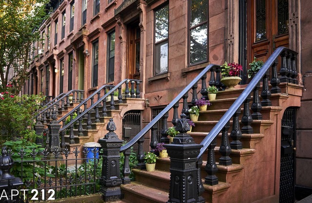 East Village Beautiful Townhouse 4beds Apartment