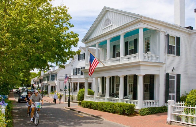 East Wing of Captain Morse House Luxury Waterfront, Town & Beach, Pets - 5 stars
