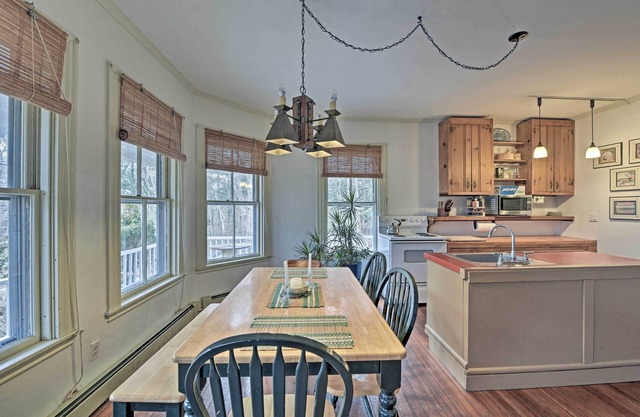 Easy Access to Beaches: Vineyard Haven House