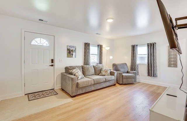 Easy I-80 Access! Newly Updated McDonald Home