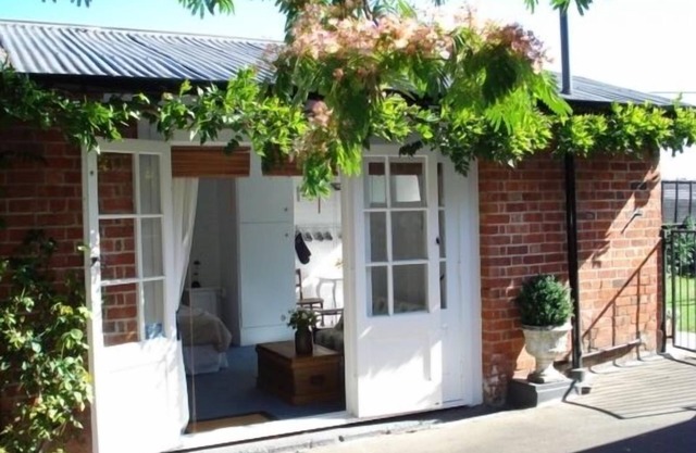 Easy walking to Havelock North's charming village