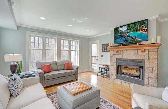 Echota Woods 221- Entry Level Mountain Condo, One Level Living (No Stairs), Gated Resort, Indoo.