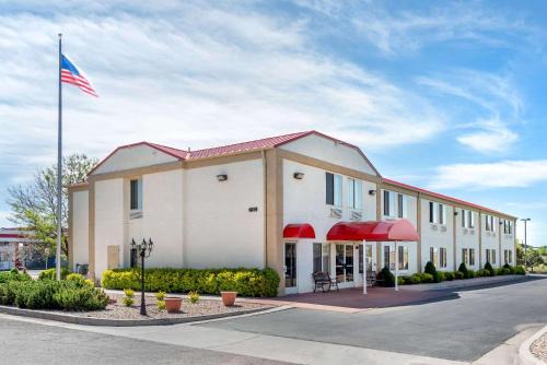 Econo Lodge Colorado Springs near Airport