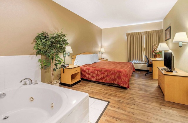 Econo Lodge Colorado Springs near Airport