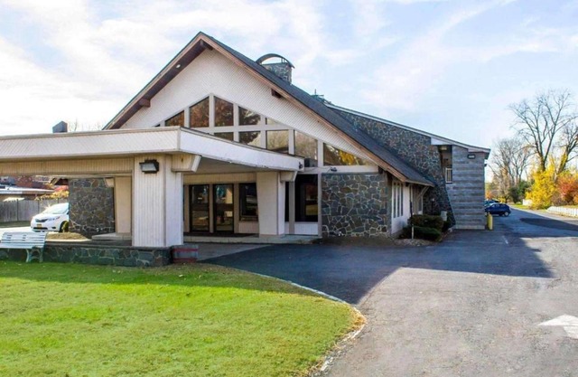 Econo Lodge Inn & Suites Colonie Center Mall