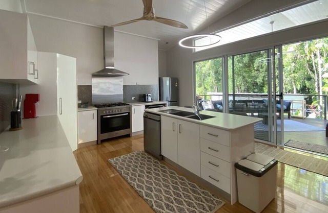 Eden - 4 Bedroom House - Wongaling Beach