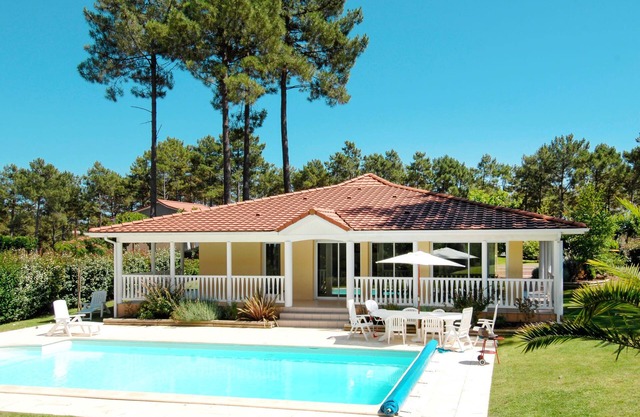 Eden Parc Golf de l'Ardilouse V4IS by Interhome