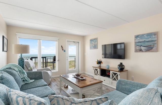 Edgewater 402 - Serene vibes;Family fun;Beachfront;Pool;Near shops
