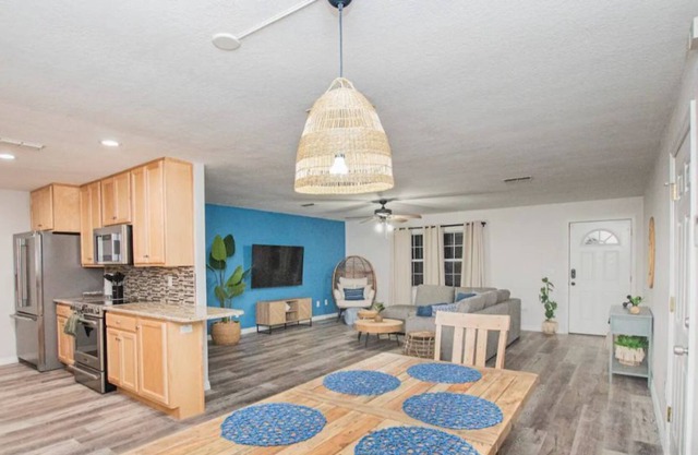 Edgewater Oasis - 2 units in 1